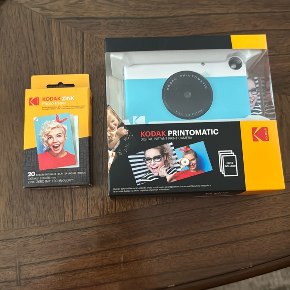 Kodak digital instant print camera and 20 extra photo paper